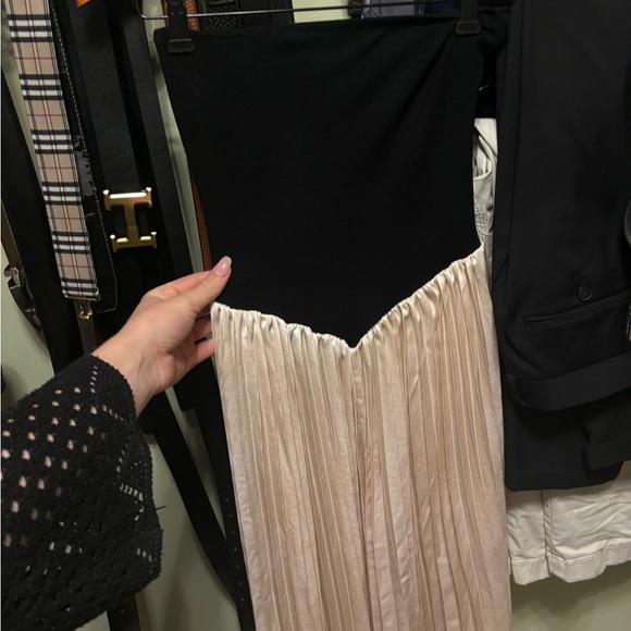 Boutique find 🤍✨ size small-medium - Picture 3 of 4